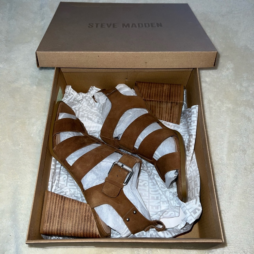Steve Madden Tribeca Chestnut Suede size 8W